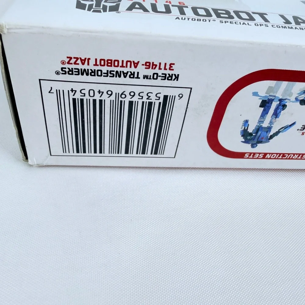 KRE-O Transformers Autobot Jazz 31146 2-in-1 Building Set 122 Pcs Hasbro